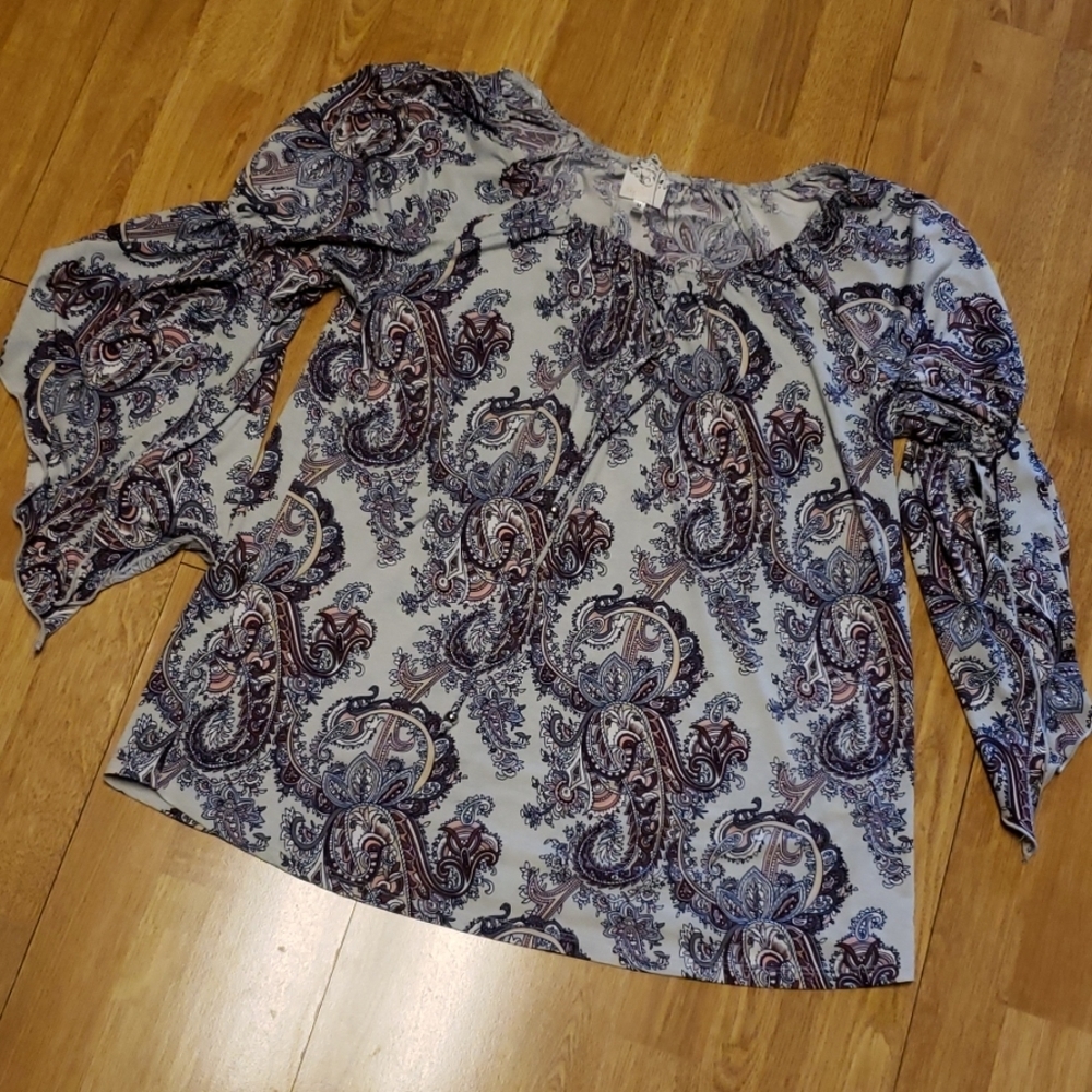 Naif boho paisley bell sleeve top sz mediuml